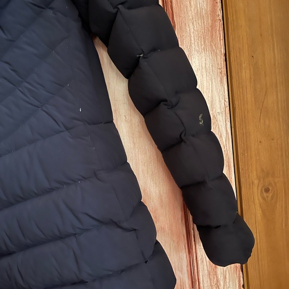 Beautiful Mackage down hooded jacket - Picture 8 of 11